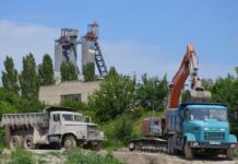 Яким чином Смолінська шахта пов’язана з заводом ядерного палива?