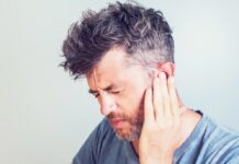 Чи ефективне лікування отиту в домашніх умовах?